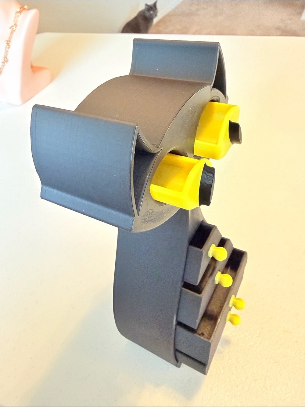 3D Printed Black & Yellow Cat Jewelry Organizer. - Picture 4 of 6
